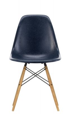 Eames Fiberglass Chair DSW Chair Vitra Colours 2019 Ash honey - Navy blue